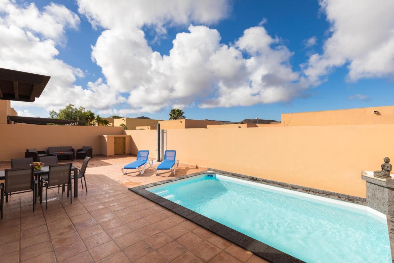 Home2book Isla Lagoa, Private Pool Villa La Oliva